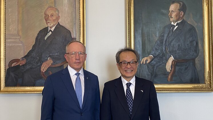 Rektor Toomas Asser ja Jaapani suursaadik Koichiro Nakamura